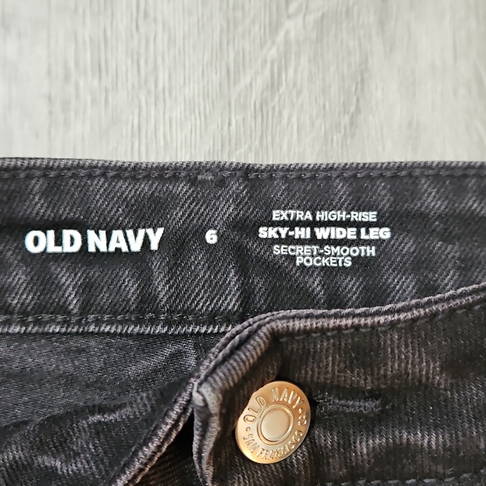 Old Navy Sky High Wide Leg - Picture 2 of 5